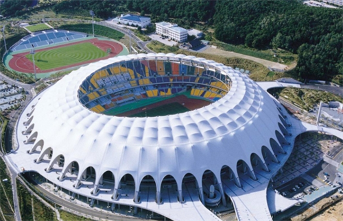 為何眾多大型體育場(chǎng)都青睞于用PTFE膜？   