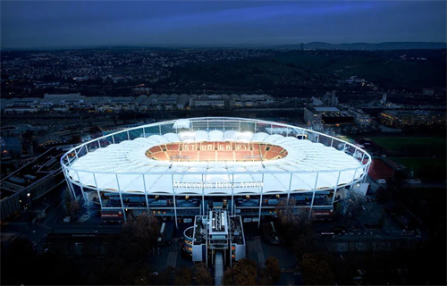 德國2-0完勝匈牙利，首支晉級淘汰賽球隊誕生！一起來看歐洲杯球場之斯圖加特競技場