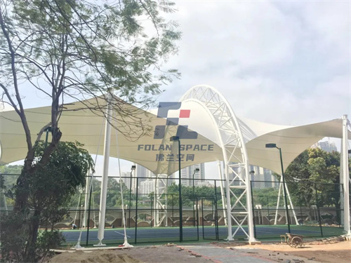 力與形的完美平衡：揭秘現(xiàn)代張拉膜結(jié)構(gòu)建筑